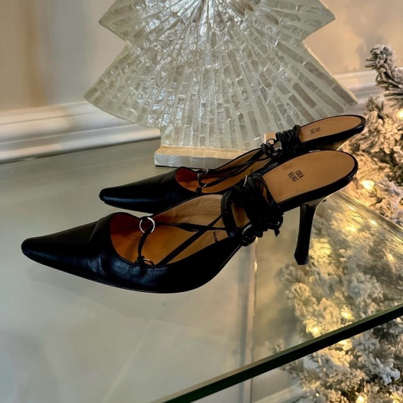 Vera Wang - Leather T-Strap Heels - Picture 6 of 10